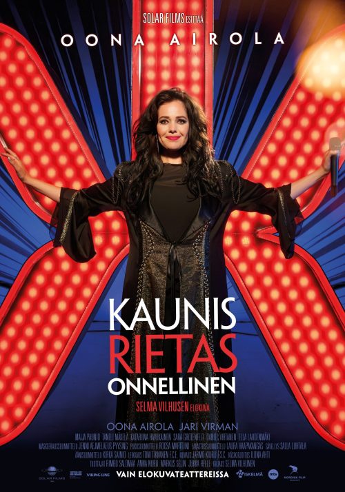 Kaunis rietas onnellinen SING-ALONG